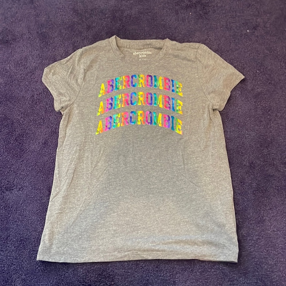 EUC Grey girls Abercrombie top with rainbow letters size 10-12.